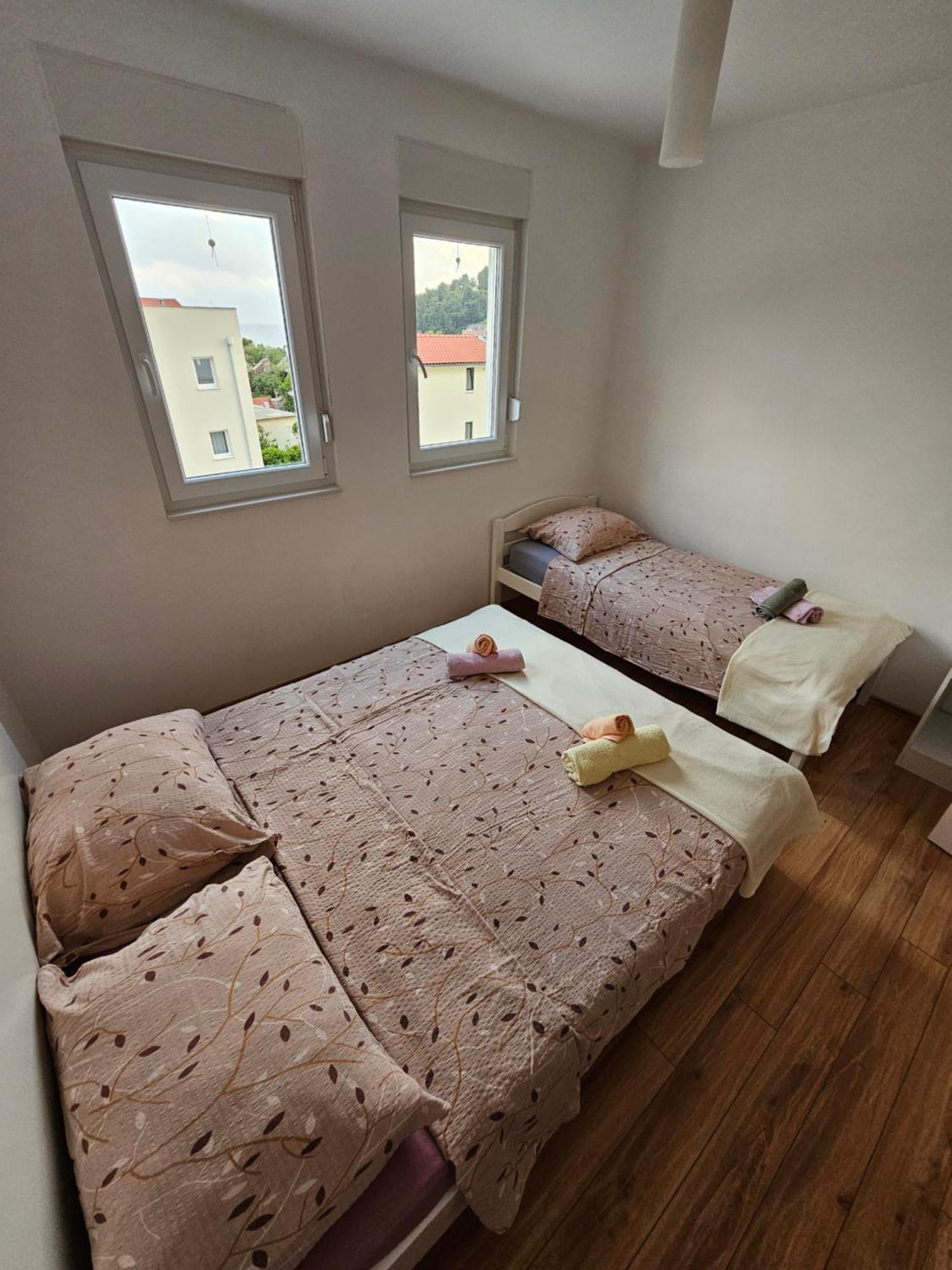 Apartments Lara Drvenik  Quarto foto