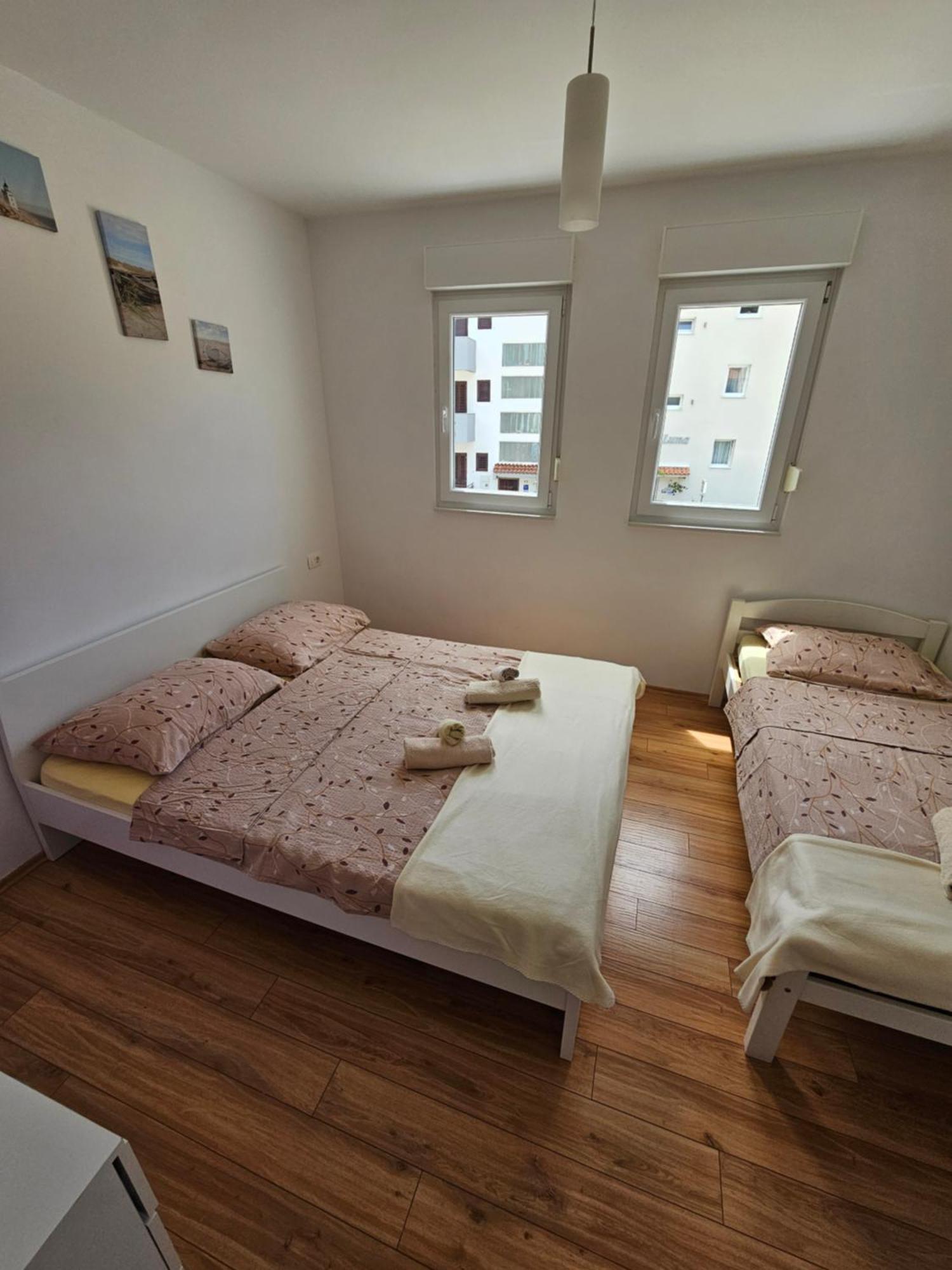 Apartments Lara Drvenik  Quarto foto